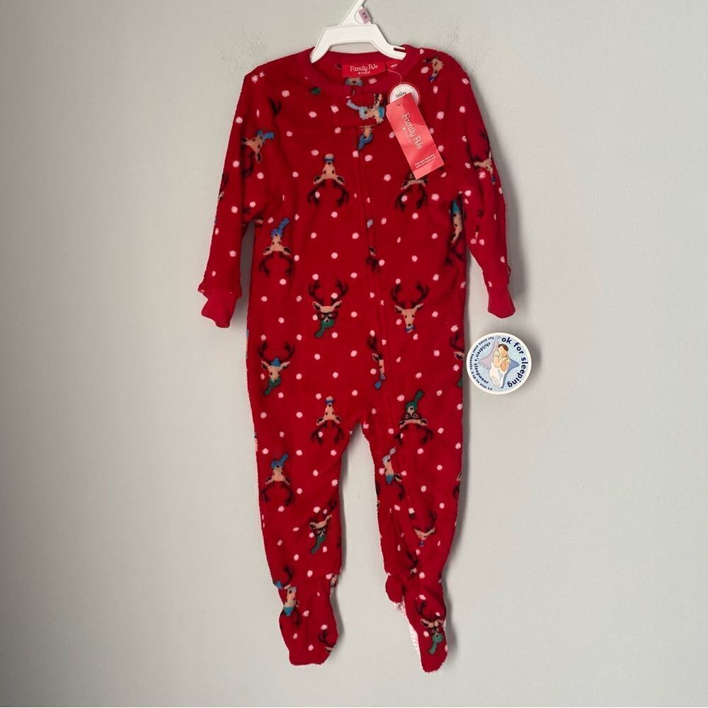 Family PJs Macy’s Baby’s Zipper Front Christmas Pajama Footie 18mo